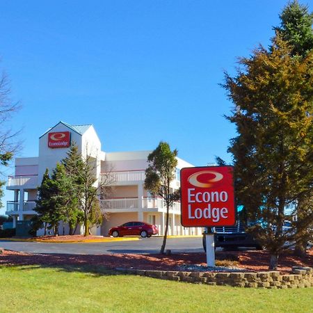 Econo Lodge Уилоубрук Екстериор снимка