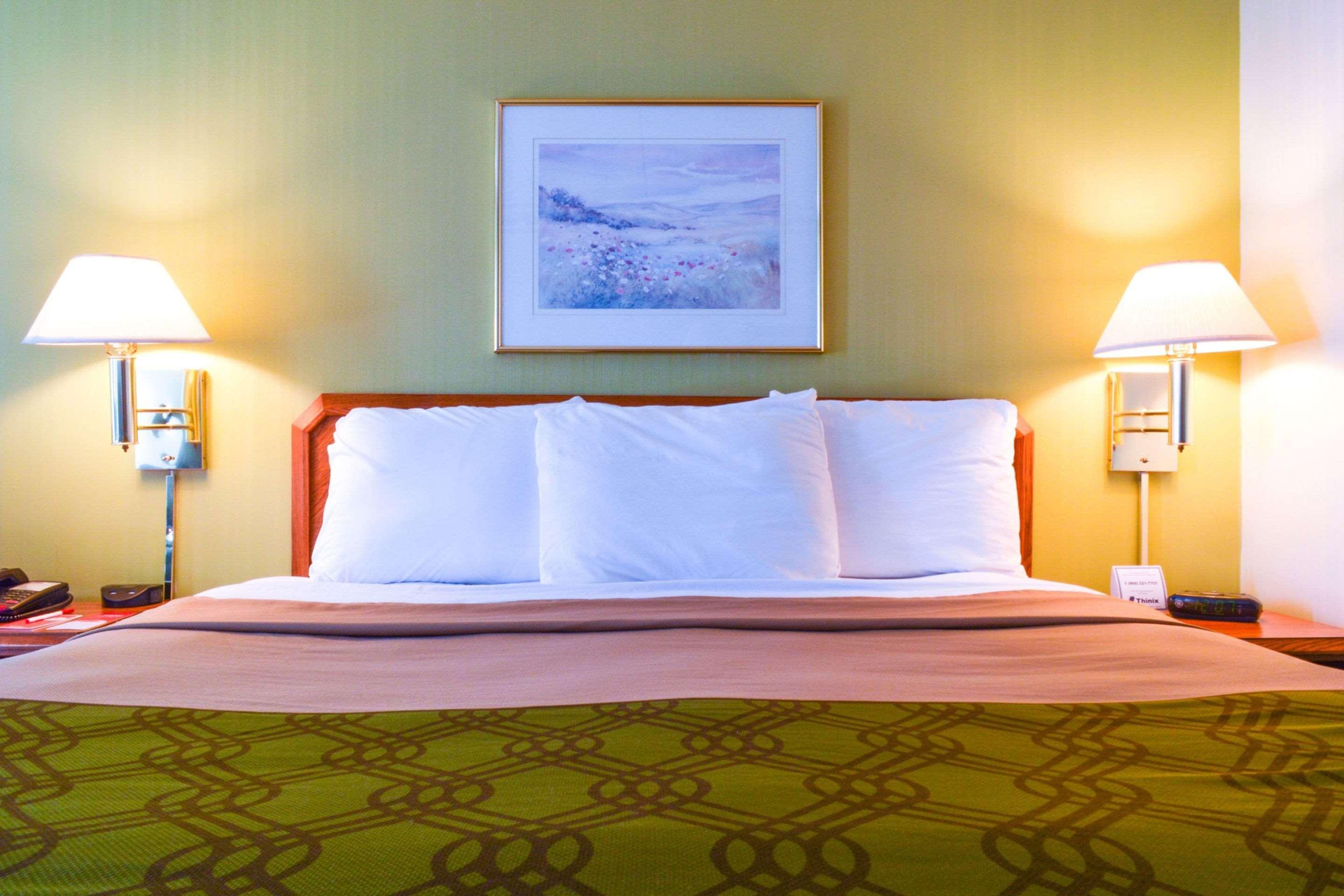 Econo Lodge Уилоубрук Екстериор снимка