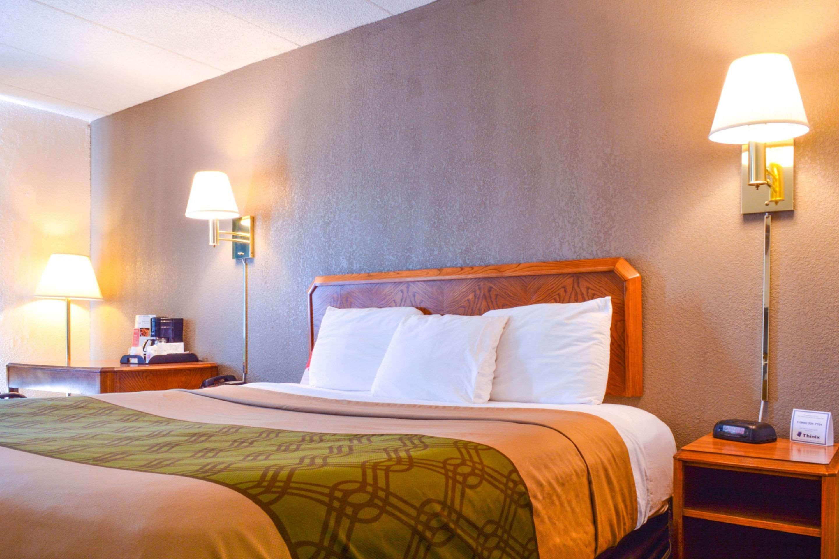Econo Lodge Уилоубрук Екстериор снимка