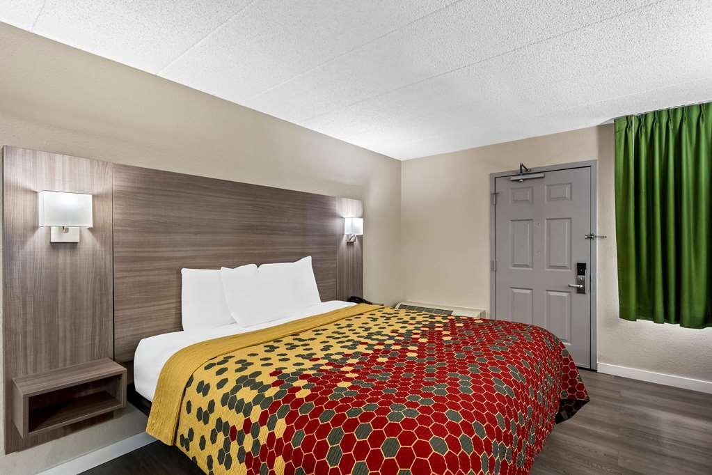 Econo Lodge Уилоубрук Стая снимка