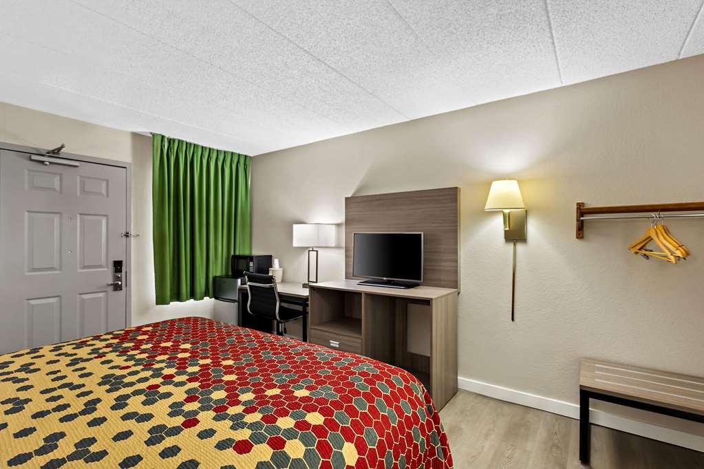 Econo Lodge Уилоубрук Стая снимка