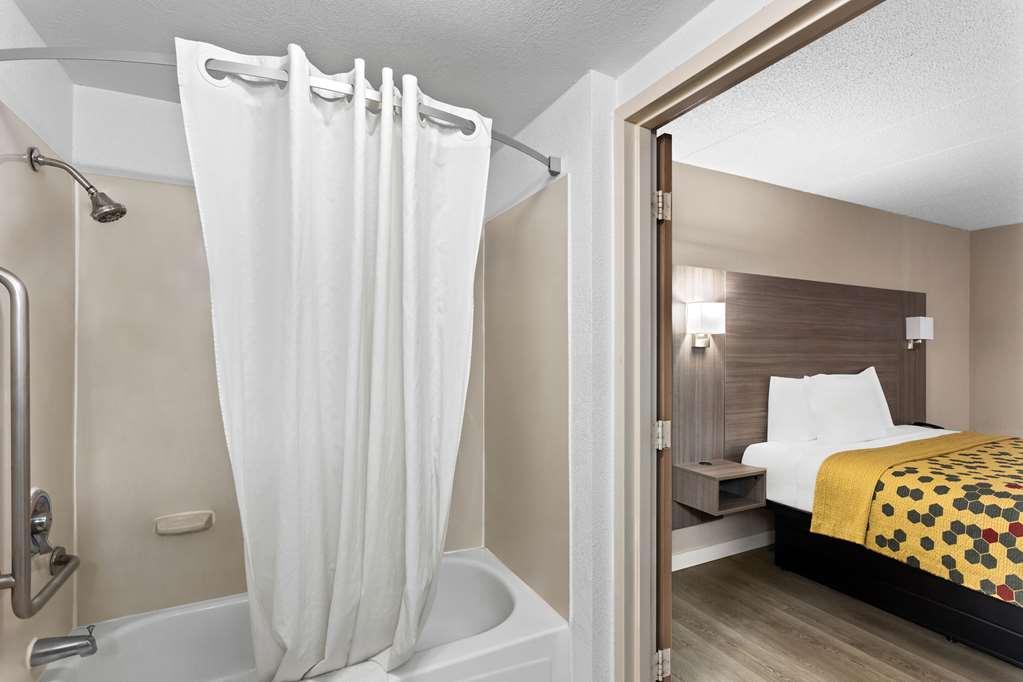 Econo Lodge Уилоубрук Стая снимка