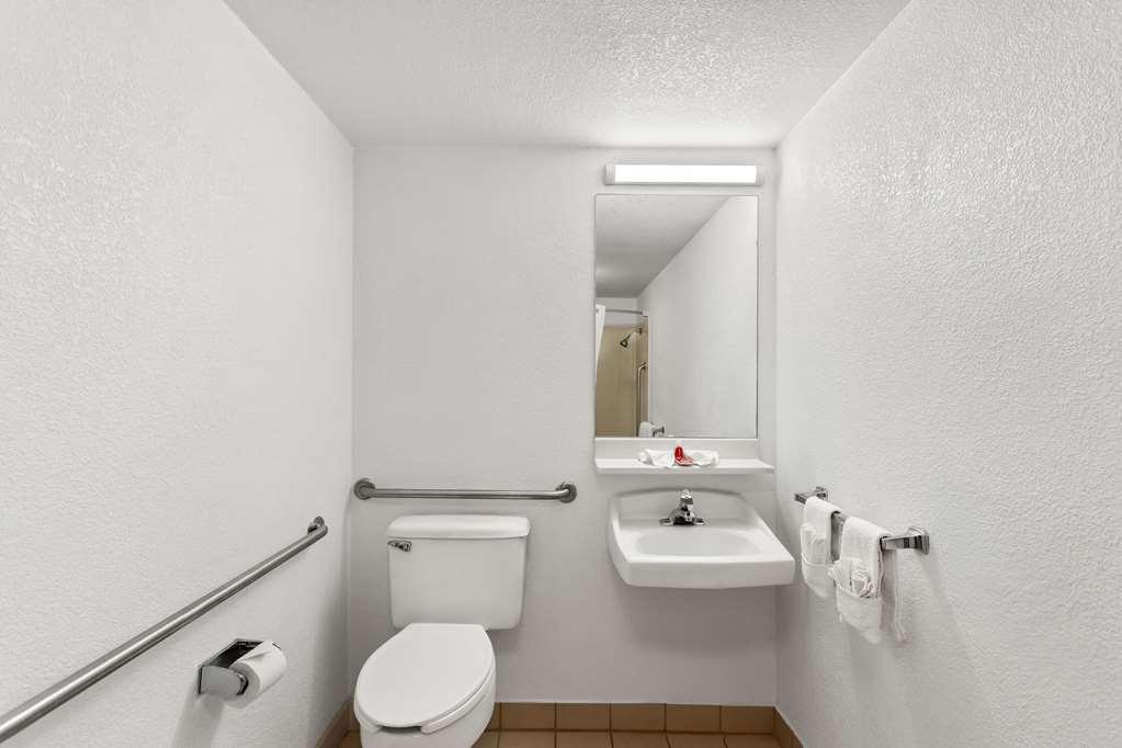 Econo Lodge Уилоубрук Стая снимка