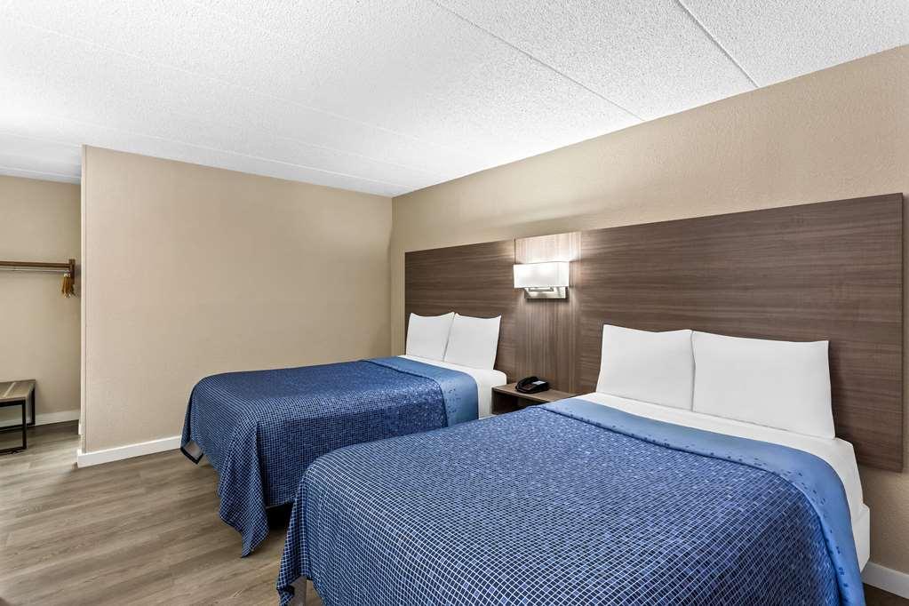 Econo Lodge Уилоубрук Стая снимка