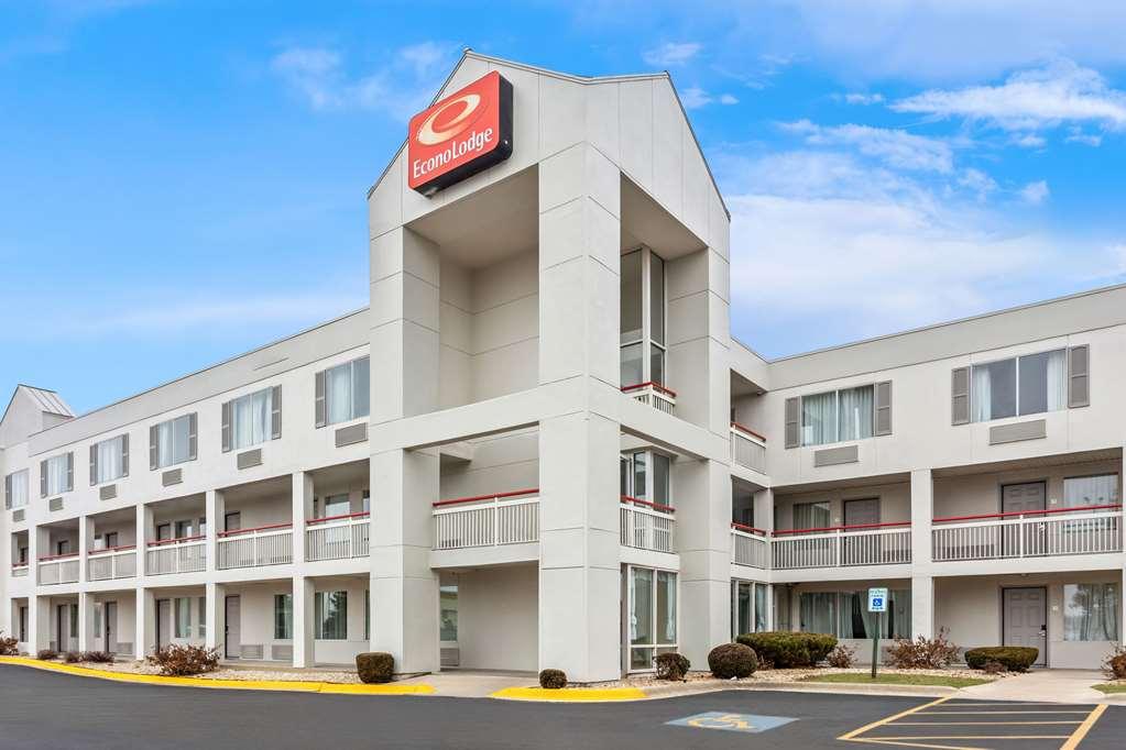 Econo Lodge Уилоубрук Екстериор снимка